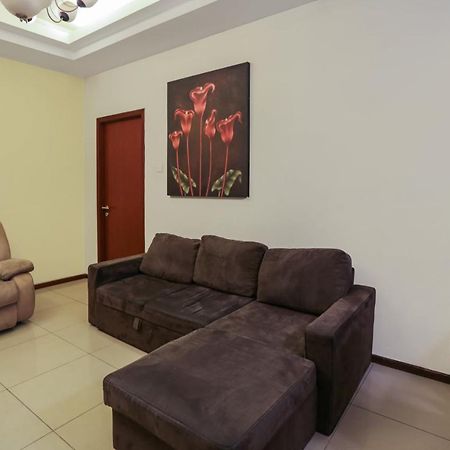 Capital O 1748 Thamrin Condotel Джакарта Екстериор снимка